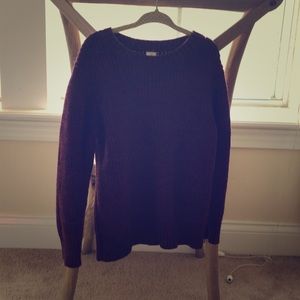 Crew neck maroon marbled sweater